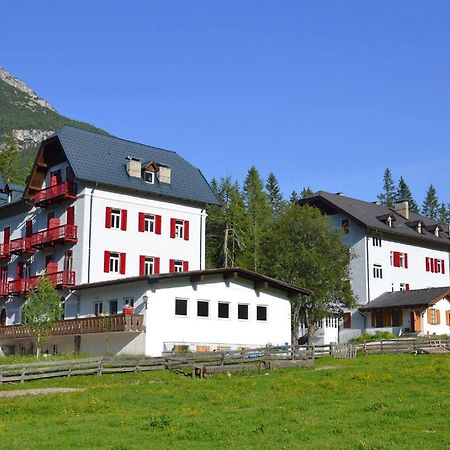 Hotel Croda Rossa Carbonin Exterior foto
