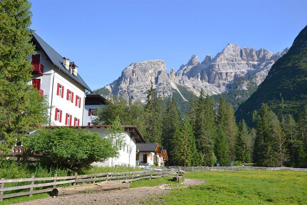 Hotel Croda Rossa Carbonin Exterior foto