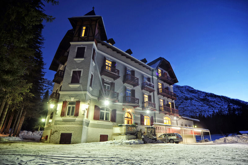 Hotel Croda Rossa Carbonin Exterior foto