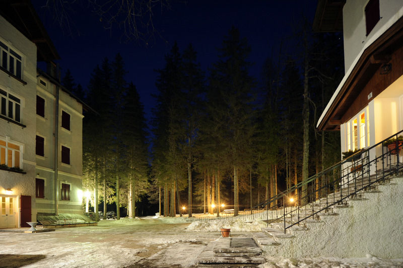 Hotel Croda Rossa Carbonin Exterior foto