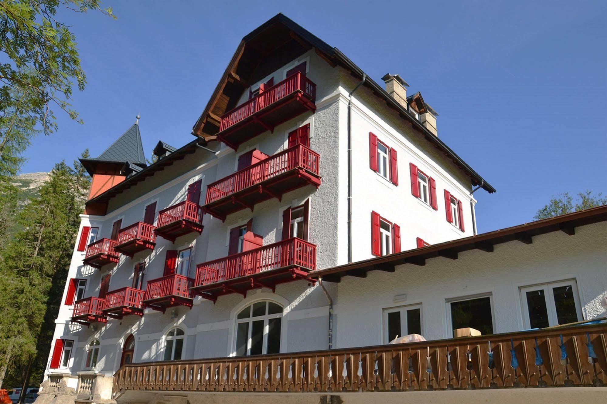 Hotel Croda Rossa Carbonin Exterior foto