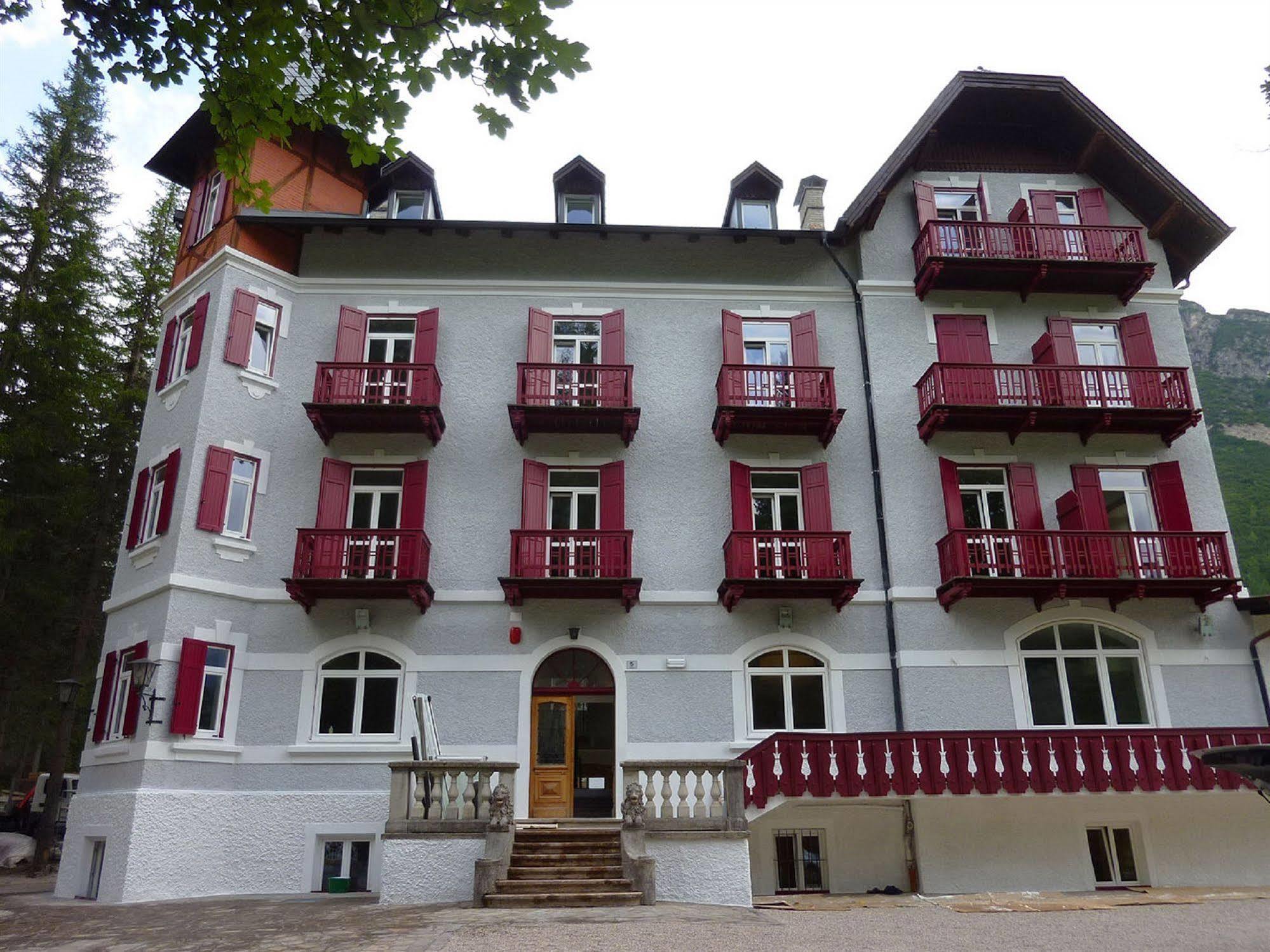 Hotel Croda Rossa Carbonin Exterior foto