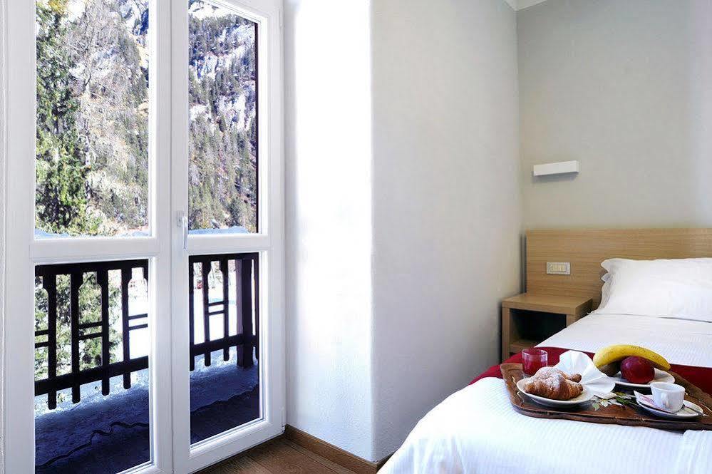 Hotel Croda Rossa Carbonin Exterior foto